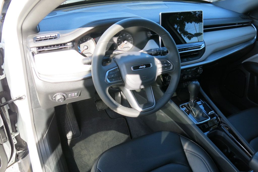 2025 Jeep Compass Limited 4x4 - 23084555 - 12