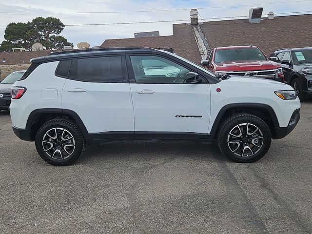 2025 Jeep Compass Trailhawk 4x4 - 23022692 - 4