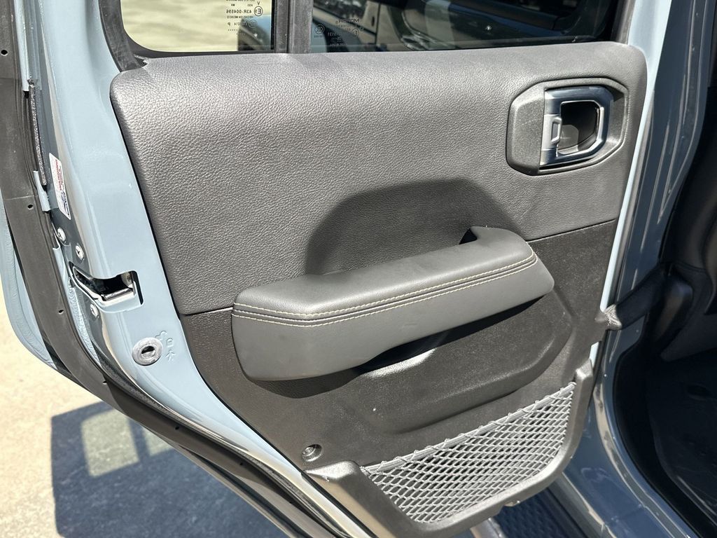 2025 Jeep Gladiator High Tide - 23030606 - 9