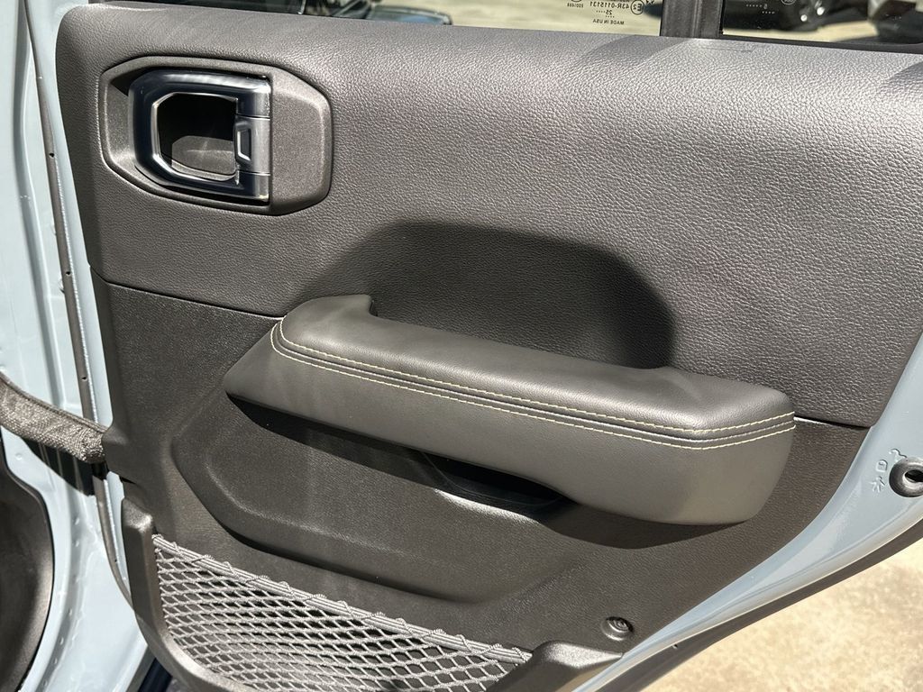 2025 Jeep Gladiator High Tide - 23030606 - 10