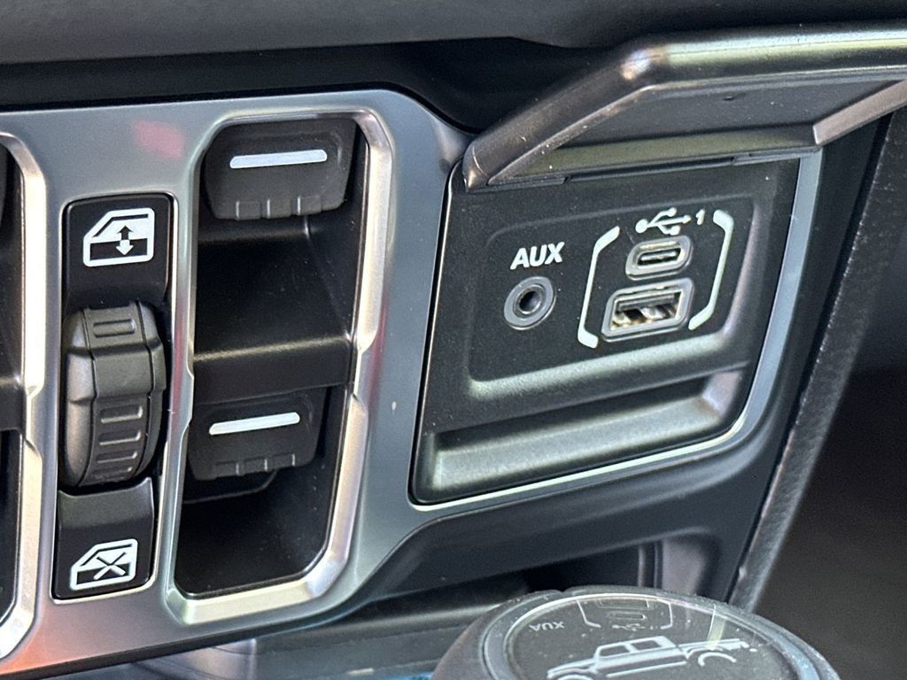 2025 Jeep Gladiator High Tide - 23030606 - 22