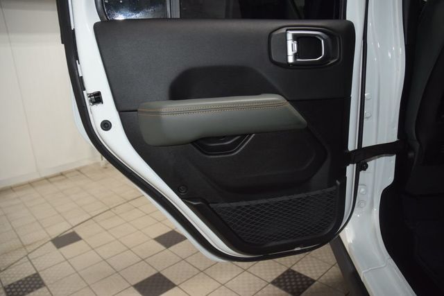 2025 Jeep Gladiator Mojave - 23021912 - 37