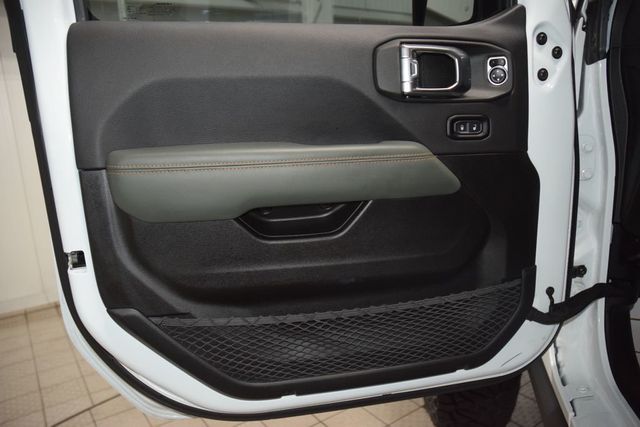 2025 Jeep Gladiator Mojave - 23021912 - 38
