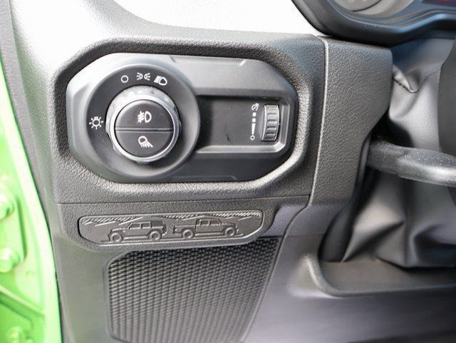 2025 Jeep Gladiator Nighthawk - 23018542 - 37