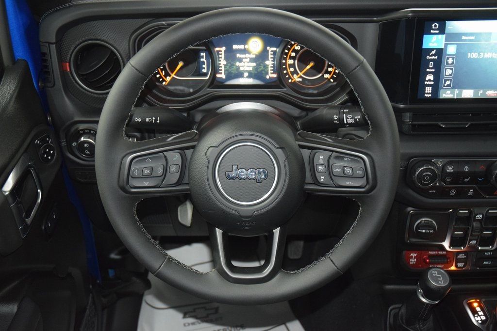 2025 Jeep Gladiator Rubicon - 22970366 - 37