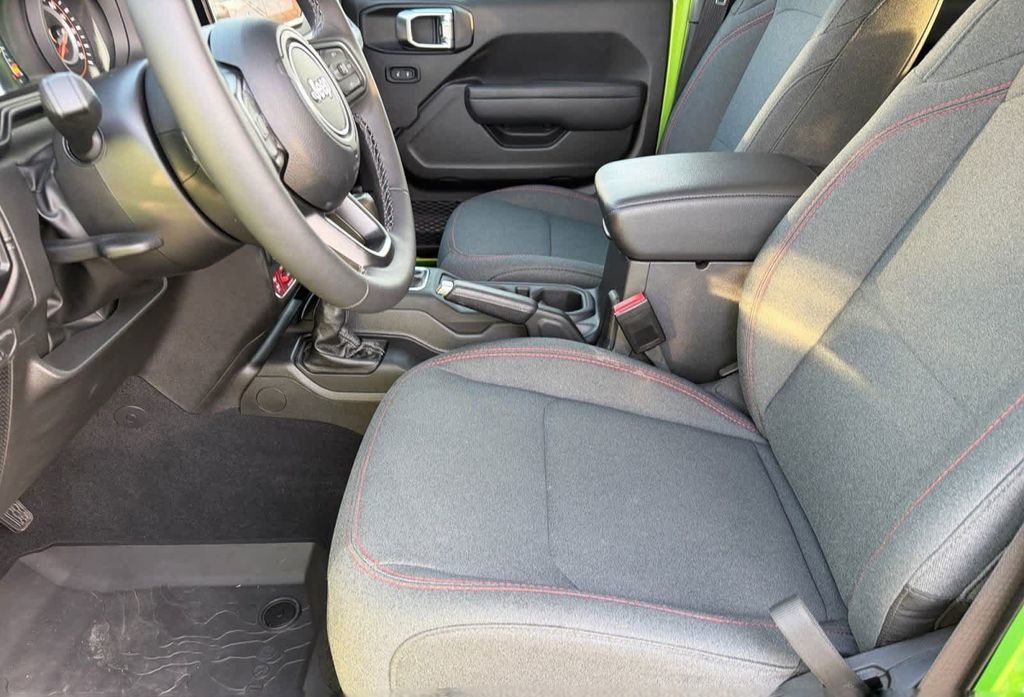 2025 Jeep Gladiator Rubicon - 23018829 - 11