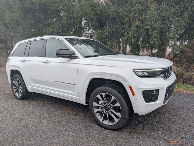2025 Jeep Grand Cherokee ABSOLUTELY GORGEOUS!! - 22948654 - 0
