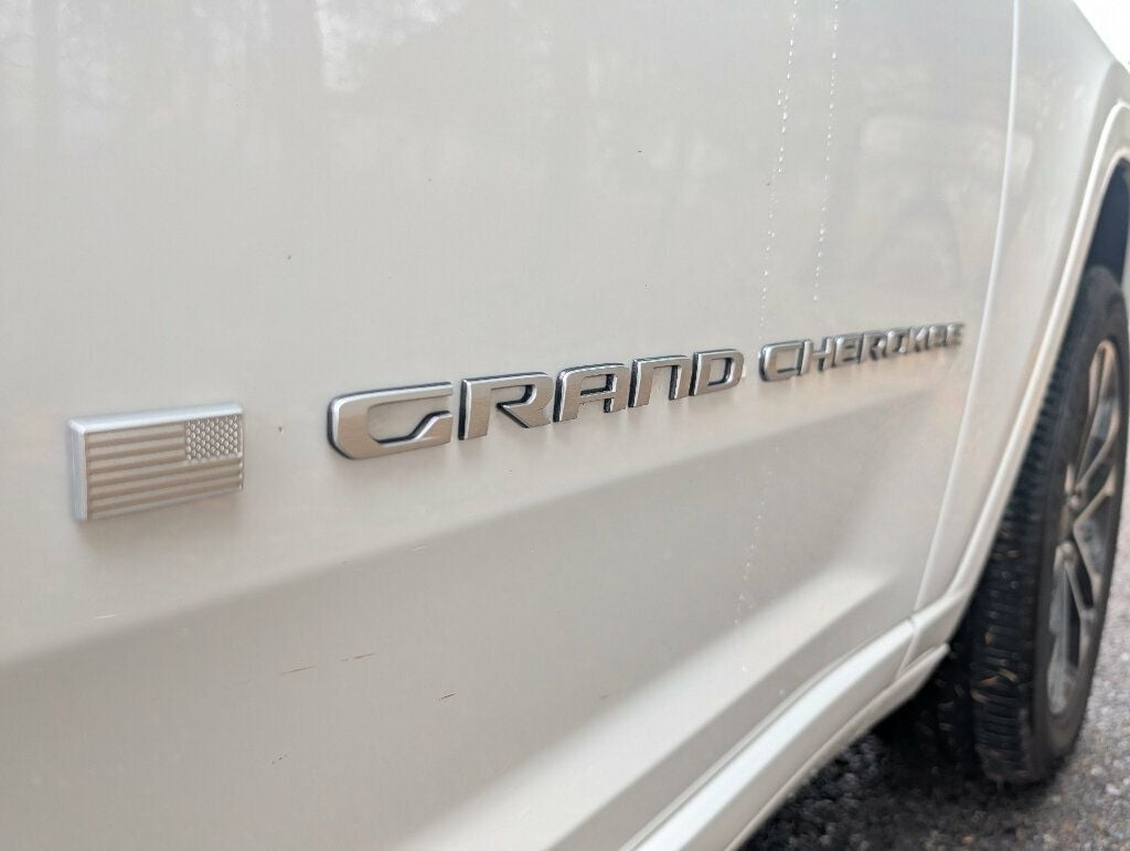 2025 Jeep Grand Cherokee ABSOLUTELY GORGEOUS!! - 22948654 - 13