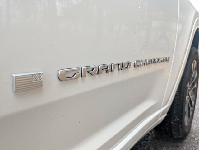 2025 Jeep Grand Cherokee ABSOLUTELY GORGEOUS!! - 22948654 - 13