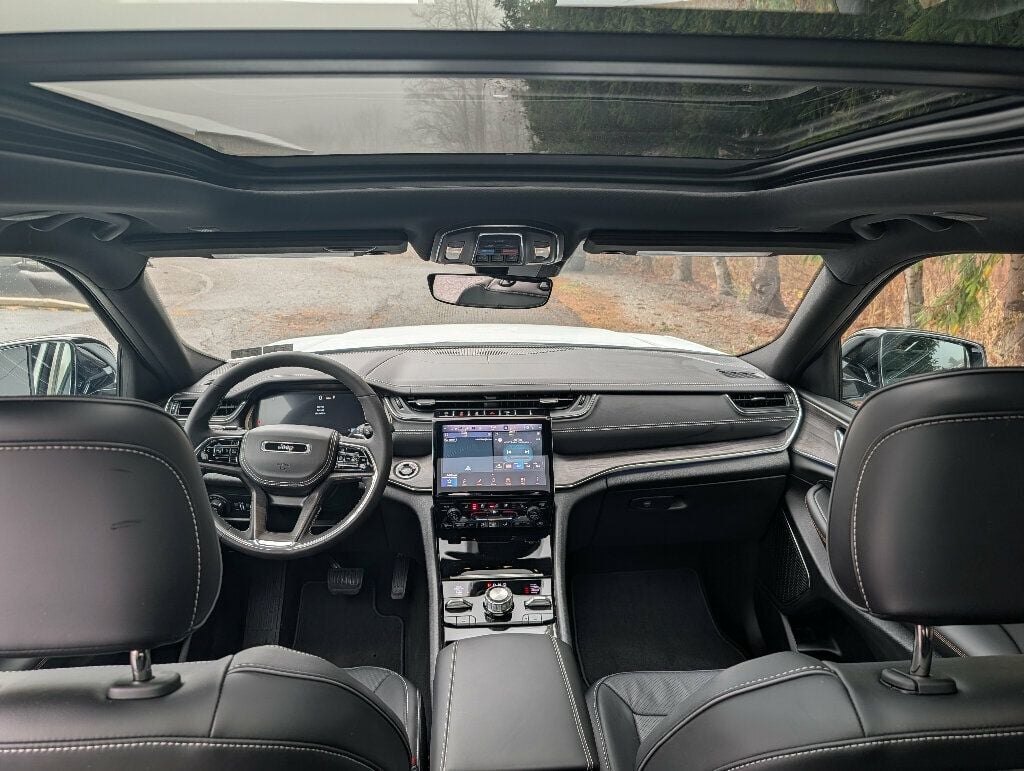 2025 Jeep Grand Cherokee ABSOLUTELY GORGEOUS!! - 22948654 - 16