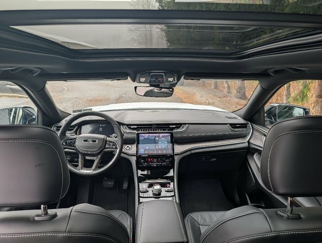 2025 Jeep Grand Cherokee ABSOLUTELY GORGEOUS!! - 22948654 - 16