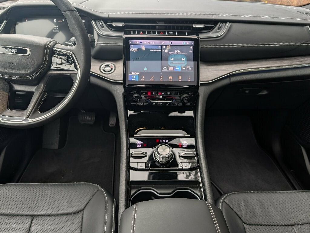 2025 Jeep Grand Cherokee ABSOLUTELY GORGEOUS!! - 22948654 - 17