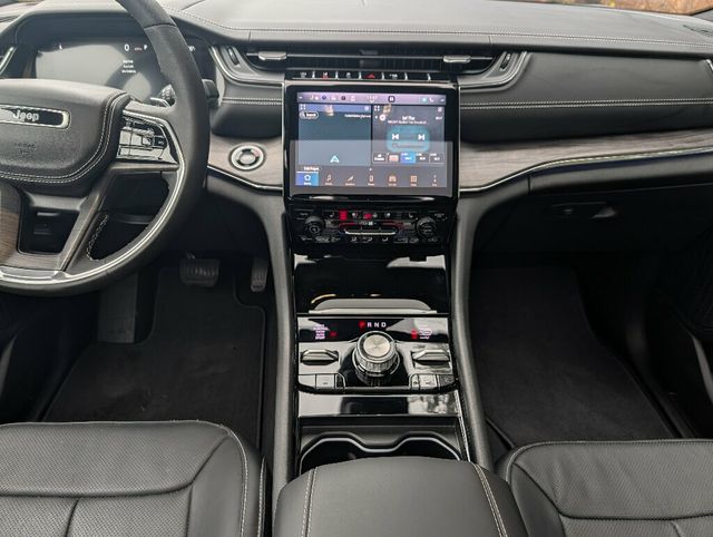 2025 Jeep Grand Cherokee ABSOLUTELY GORGEOUS!! - 22948654 - 17