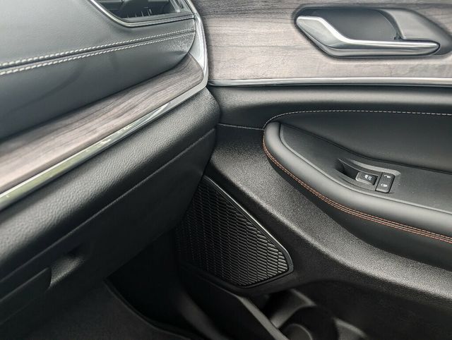 2025 Jeep Grand Cherokee ABSOLUTELY GORGEOUS!! - 22948654 - 22