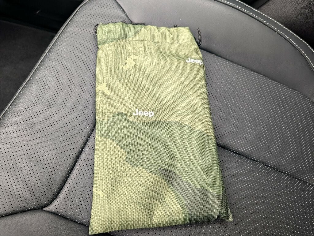 2025 Jeep Grand Cherokee ABSOLUTELY GORGEOUS!! - 22948654 - 23