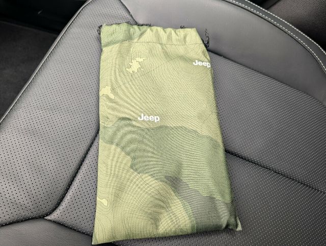 2025 Jeep Grand Cherokee ABSOLUTELY GORGEOUS!! - 22948654 - 23