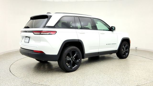 2025 Jeep Grand Cherokee Altitude X 4x4 w/ 20'' Gloss Black Wheels - 23088586 - 4