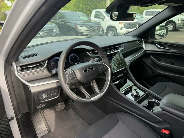 2025 Jeep Grand Cherokee Laredo 4x2 - 23003937 - 2