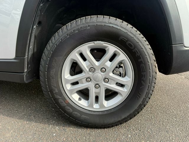 2025 Jeep Grand Cherokee Laredo 4x2 - 23003937 - 8