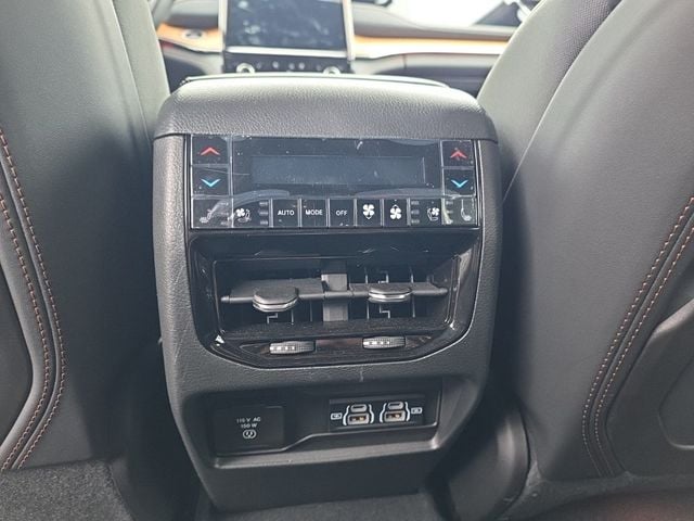 2025 Jeep Grand Cherokee Summit Reserve photo 17