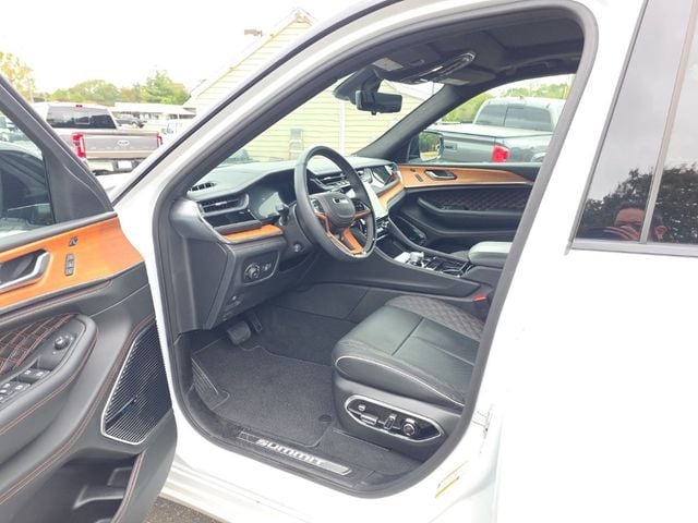2025 Jeep Grand Cherokee Summit Reserve photo 18