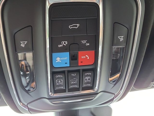 2025 Jeep Grand Cherokee Summit Reserve photo 26