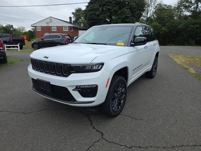 2025 Jeep Grand Cherokee Summit Reserve photo 3