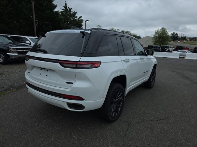 2025 Jeep Grand Cherokee Summit Reserve photo 9