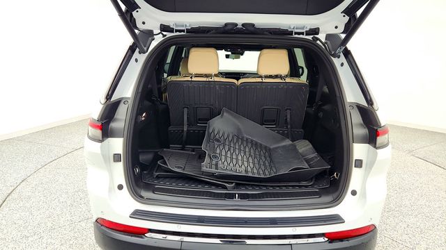 2025 Jeep Grand Cherokee L Limited 4x4 w/ Dual Pane Panoramic Sunroof, Luxury Tech Group II - 23004624 - 23