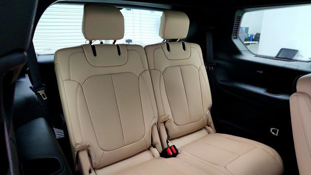 2025 Jeep Grand Cherokee L Limited 4x4 w/ Dual Pane Panoramic Sunroof, Luxury Tech Group II - 23004624 - 24