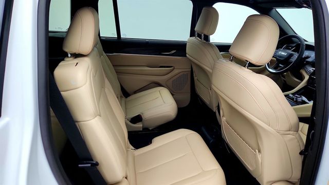 2025 Jeep Grand Cherokee L Limited 4x4 w/ Dual Pane Panoramic Sunroof, Luxury Tech Group II - 23004624 - 25