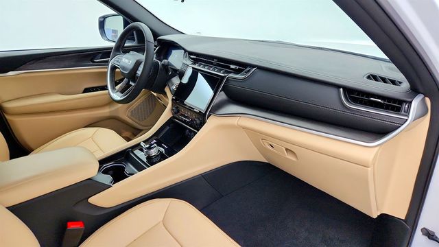 2025 Jeep Grand Cherokee L Limited 4x4 w/ Dual Pane Panoramic Sunroof, Luxury Tech Group II - 23004624 - 27