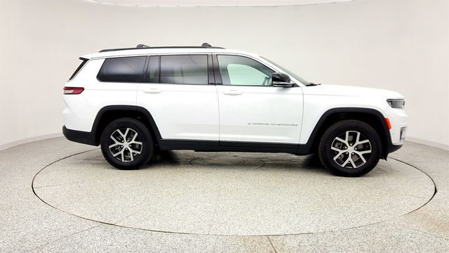 2025 Jeep Grand Cherokee L Limited 4x4 w/ Dual Pane Panoramic Sunroof, Luxury Tech Group II - 23004624 - 3