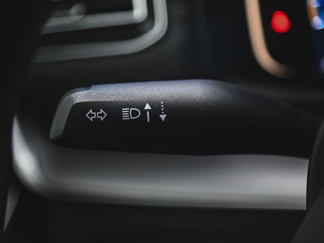 2025 Jeep Wagoneer Base - 22989285 - 26