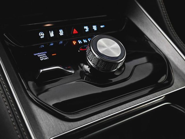 2025 Jeep Wagoneer Base - 22989285 - 30