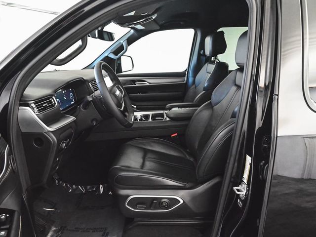 2025 Jeep Wagoneer Base - 22989285 - 31