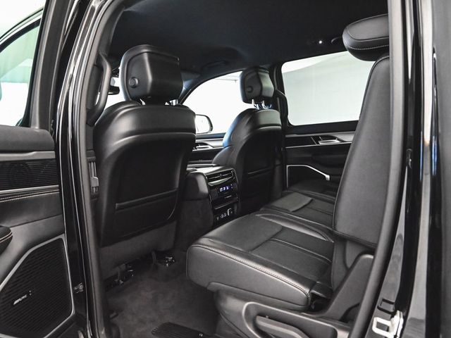 2025 Jeep Wagoneer Base - 22989285 - 32