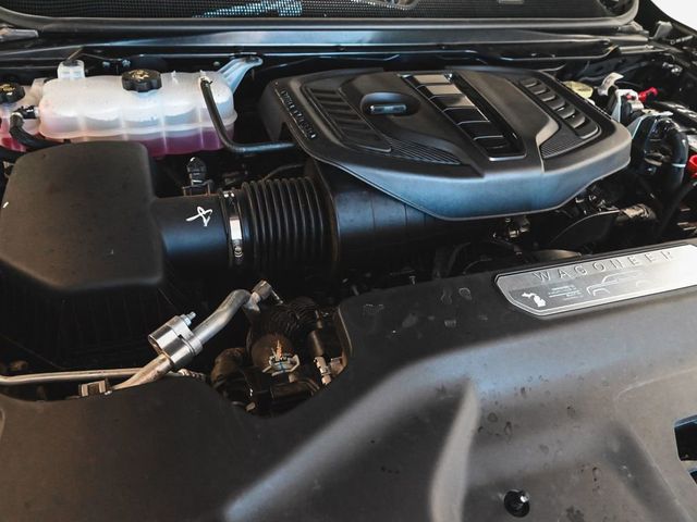 2025 Jeep Wagoneer Base - 22989285 - 38