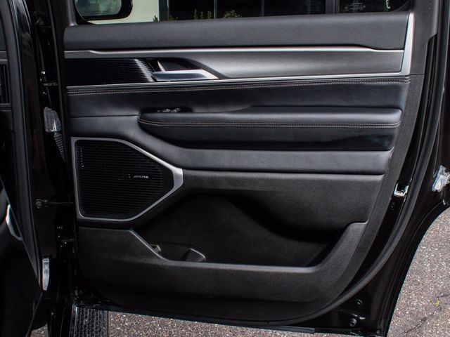 2025 Jeep Wagoneer Base - 23093772 - 11