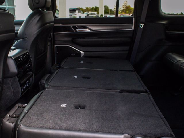 2025 Jeep Wagoneer Base - 23093772 - 32