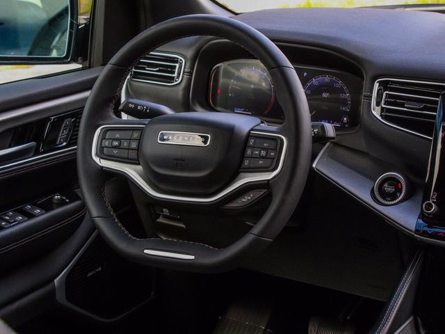 2025 Jeep Wagoneer Base - 23093772 - 37