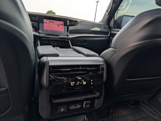 2025 Jeep Wagoneer Series II - 23031293 - 12