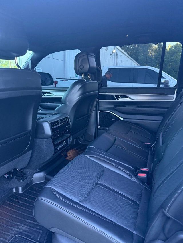 2025 Jeep Wagoneer L Series III - 23045303 - 13