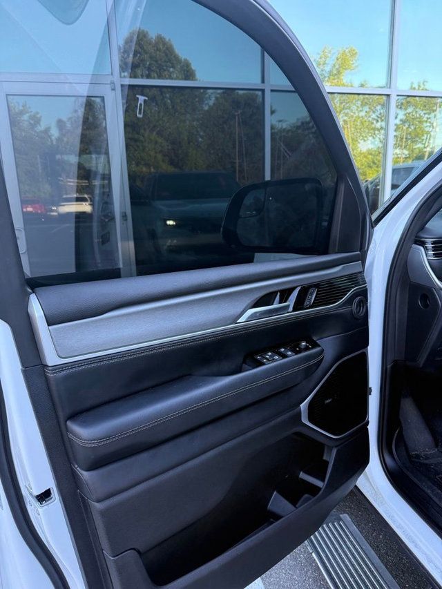 2025 Jeep Wagoneer L Series III - 23045303 - 22
