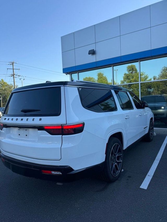2025 Jeep Wagoneer L Series III - 23045303 - 3