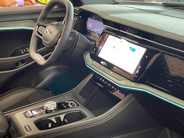 2025 Jeep Wagoneer S Limited AWD - 22927666 - 31