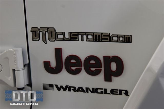2025 Jeep Wrangler Rubicon photo 16
