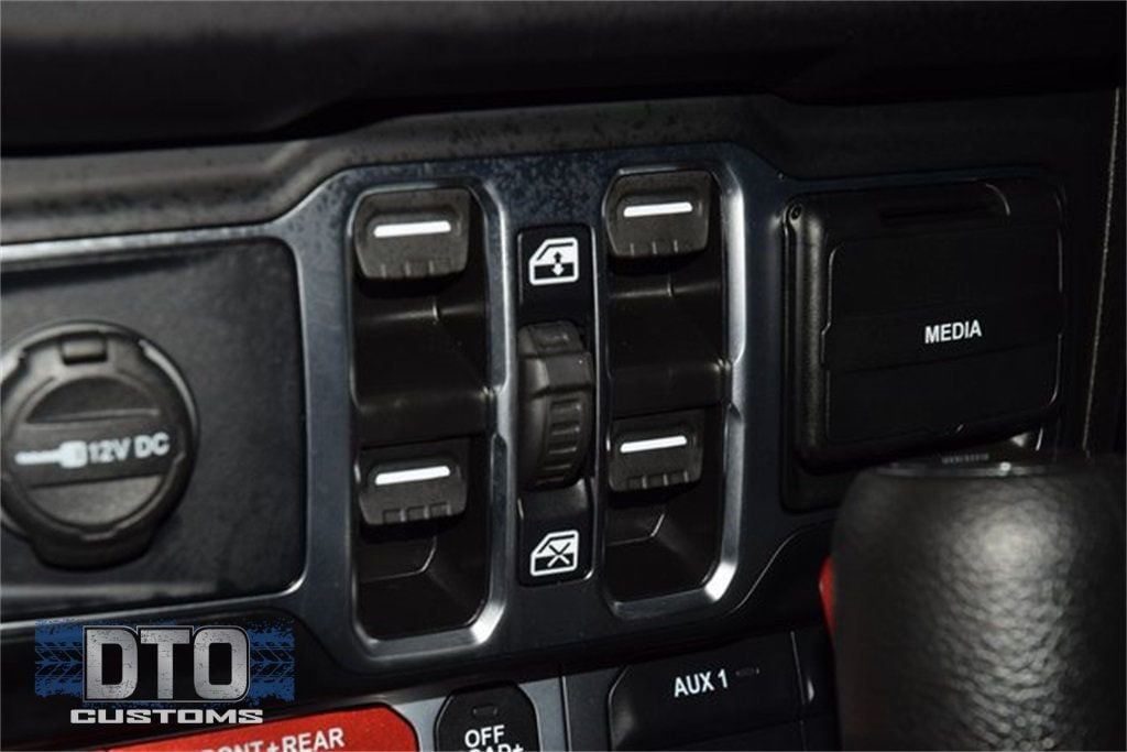 2025 Jeep Wrangler Rubicon - 22883634 - 30