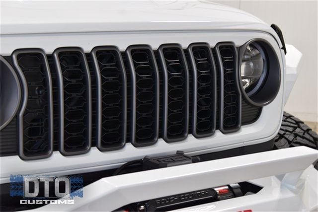 2025 Jeep Wrangler Rubicon photo 9