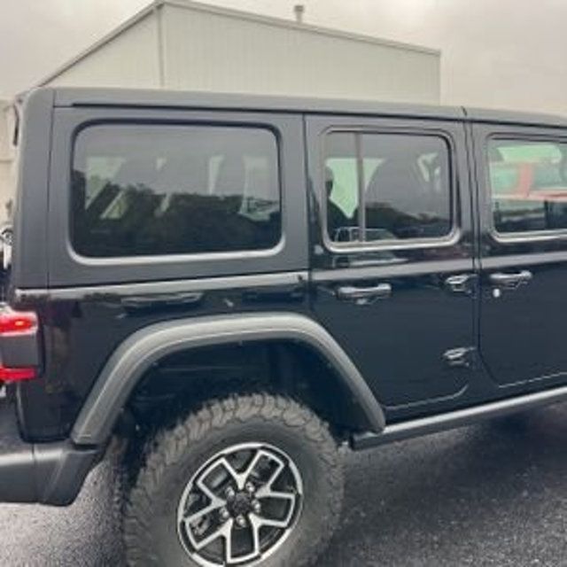 2025 Jeep Wrangler Rubicon - 22938943 - 11